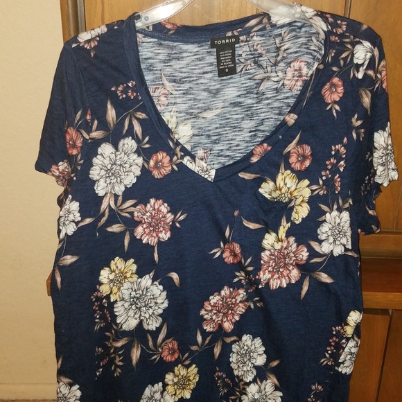 torrid Tops - Torrid flower print top